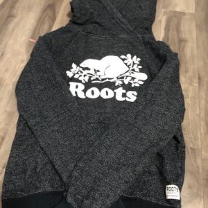 roots sweater